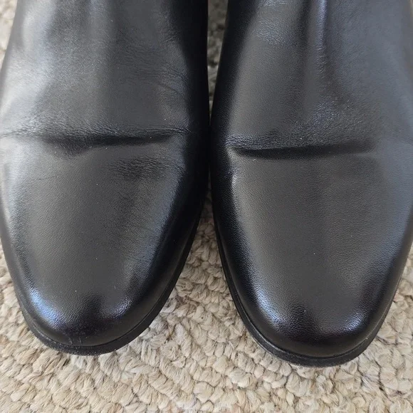 Saint Laurent Paris Black Ankle Boots with Chunky Heel and Buckle Detail - Picture 5 of 14